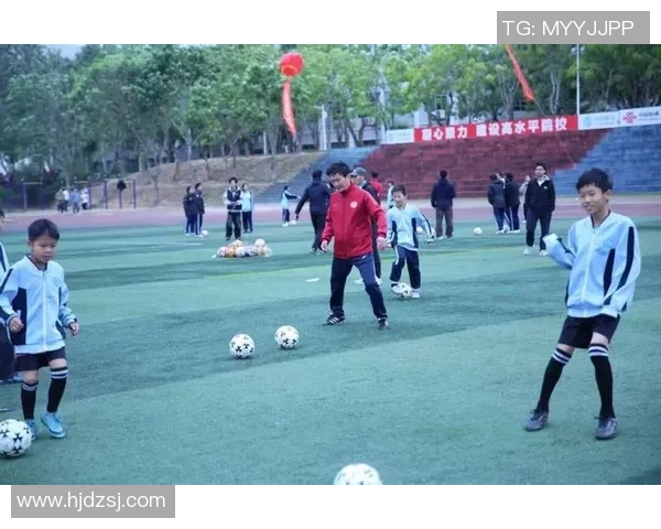 亿亿说足球:探索绿茵场上的战术智慧与球员风采的精彩旅程 亿亿说足球:探索绿茵场上的战术智慧与球员风采的精彩旅程