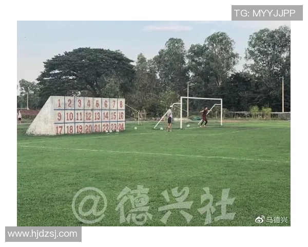 充气足球墙的创新设计与应用探索助力青少年足球训练与娱乐体验提升